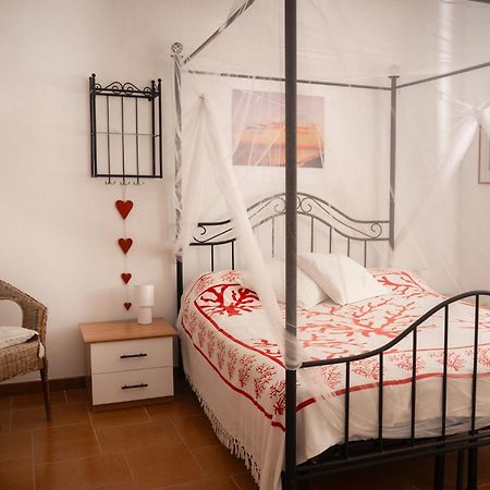 Villa Dan-Rooms In Monopoli Impalata Extérieur photo